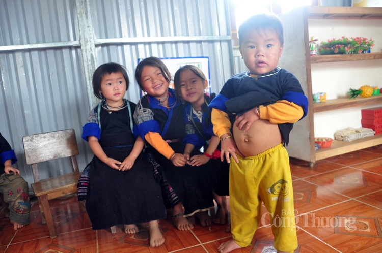 xuan cung tre em vung cao