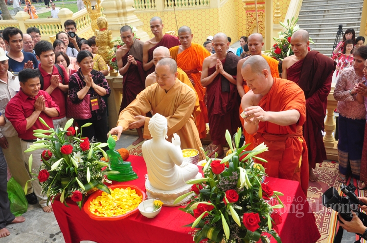 du xuan cung ngoi nha chung