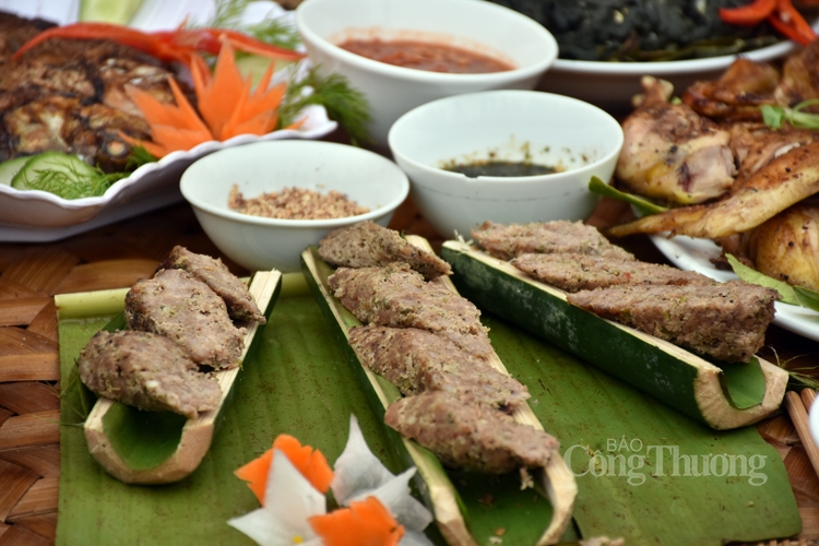 du xuan cung ngoi nha chung