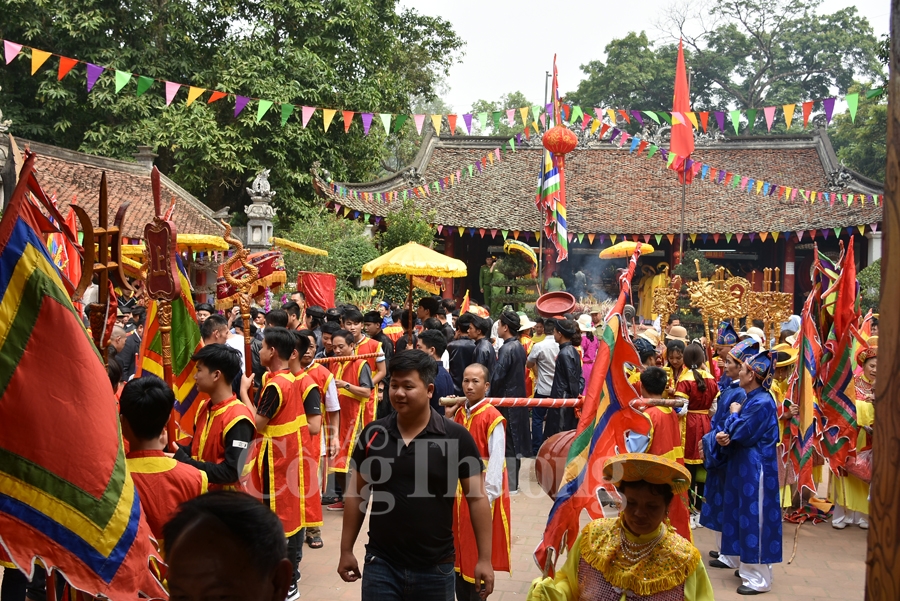 le hoi den va tuong nho tan vien son thanh