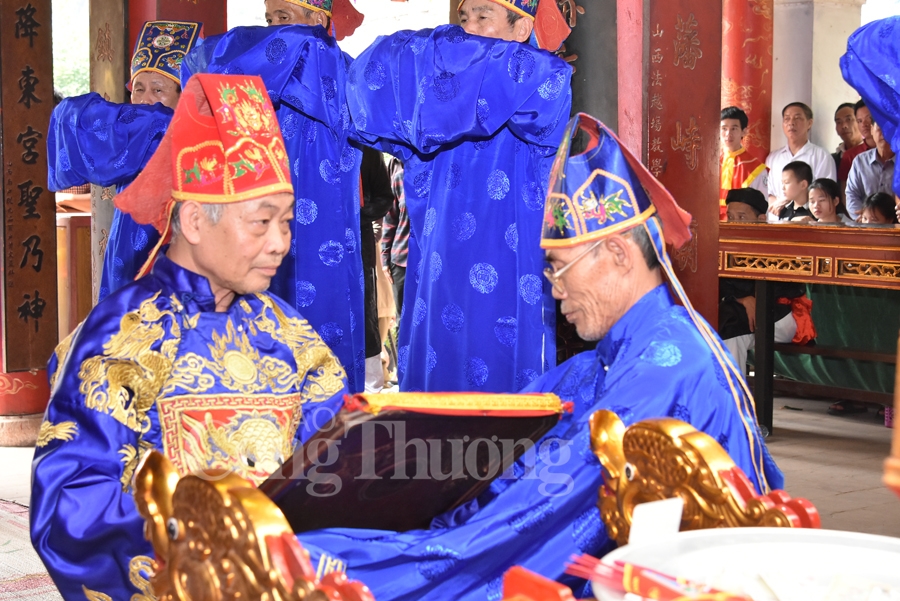 le hoi den va tuong nho tan vien son thanh