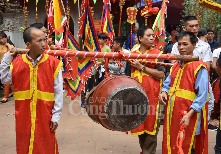 le hoi den va tuong nho tan vien son thanh