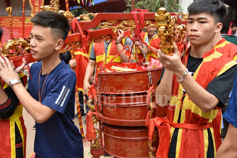 le hoi den va tuong nho tan vien son thanh