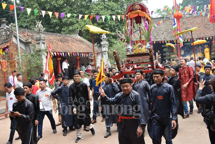 le hoi den va tuong nho tan vien son thanh