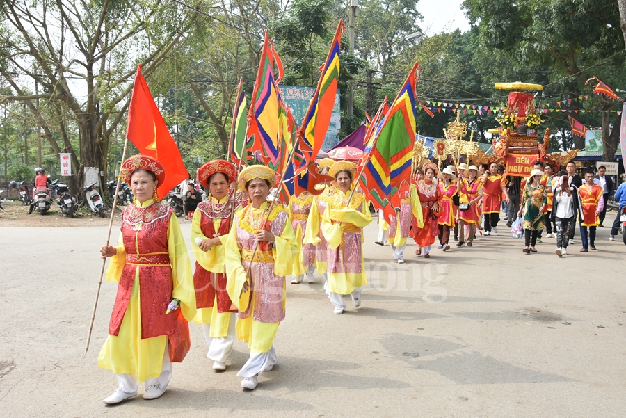 le hoi den va tuong nho tan vien son thanh