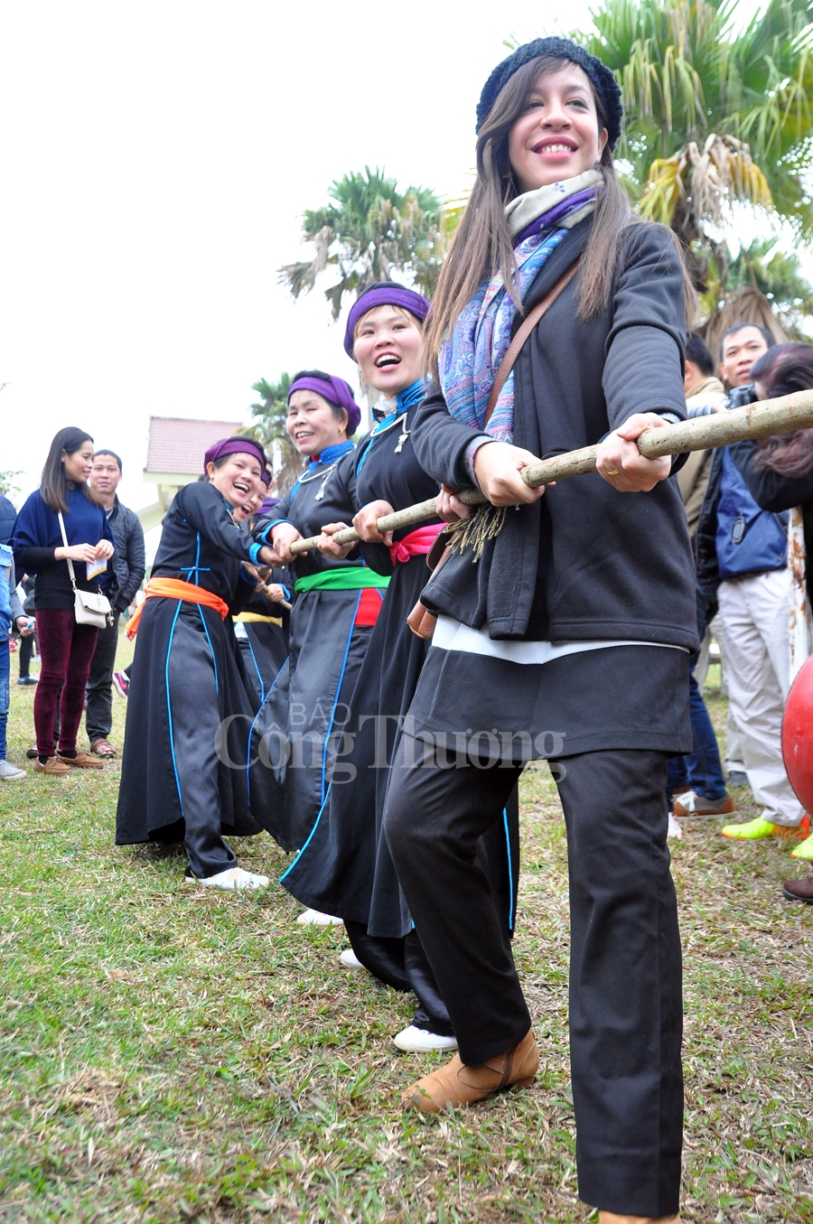 keo co nguoi tay suc manh gan ket cong dong