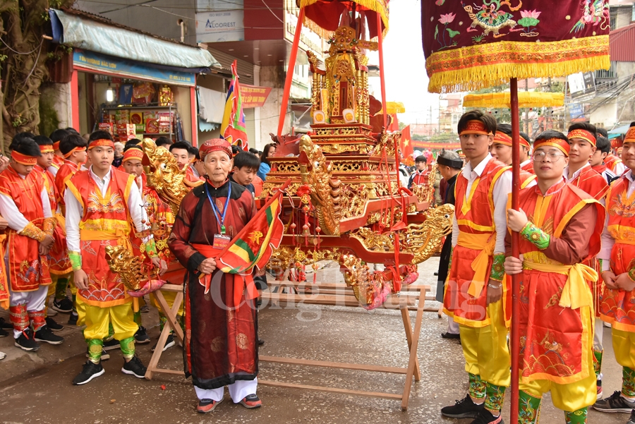tung bung le hoi ky cung ta phu lang son