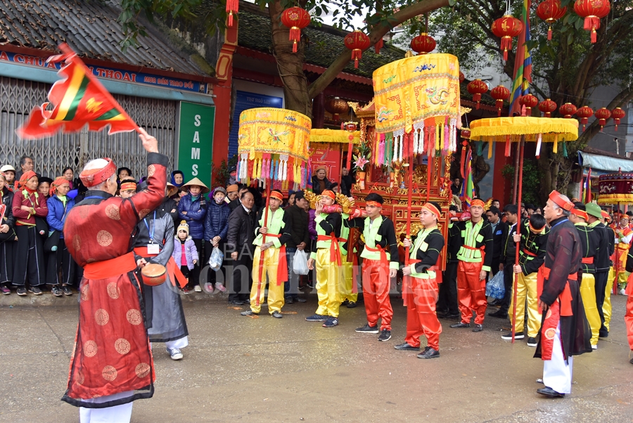 tung bung le hoi ky cung ta phu lang son