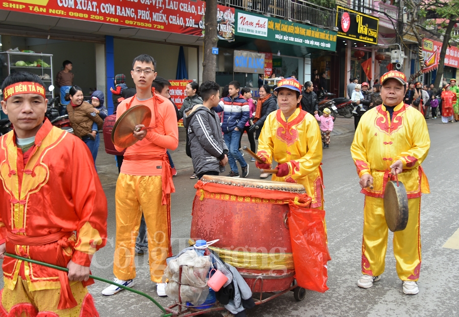 tung bung le hoi ky cung ta phu lang son