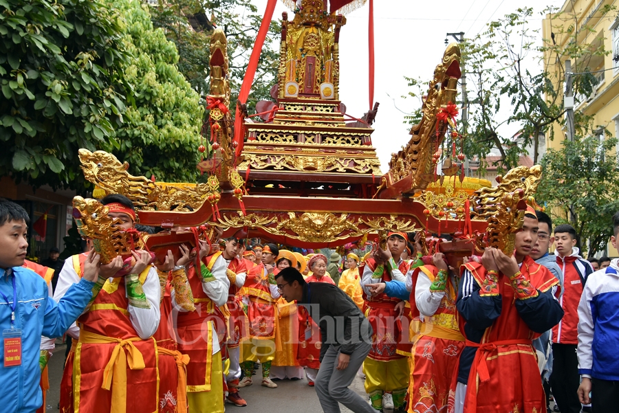 tung bung le hoi ky cung ta phu lang son