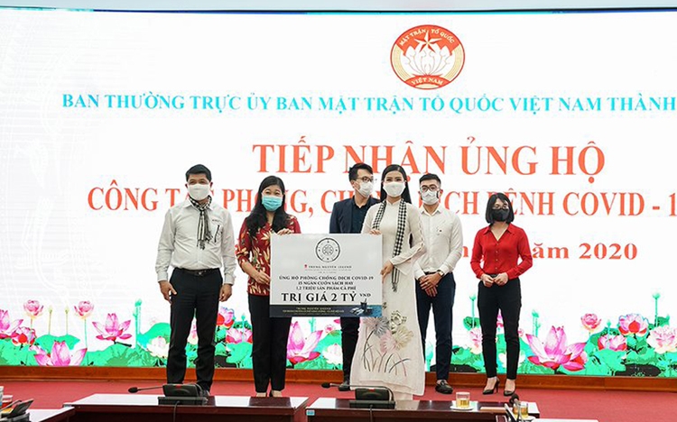 trung nguyen legend chung tay day lui dich covid 19