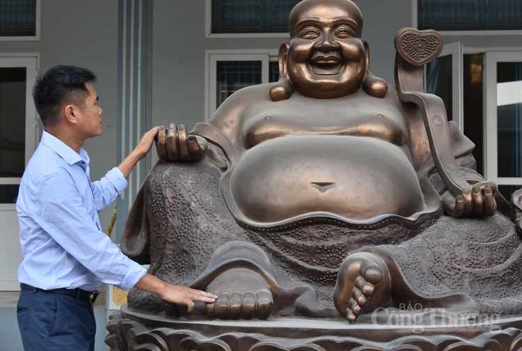 Nghệ nhân đúc đồng Vũ Duy Điệp: Kết hợp tinh hoa nghề với khoa học công nghệ nghe nhan duc dong vu duy diep ket hop tinh hoa nghe voi khoa hoc cong nghe