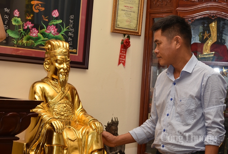 Nghệ nhân đúc đồng Vũ Duy Điệp: Kết hợp tinh hoa nghề với khoa học công nghệ nghe nhan duc dong vu duy diep ket hop tinh hoa nghe voi khoa hoc cong nghe