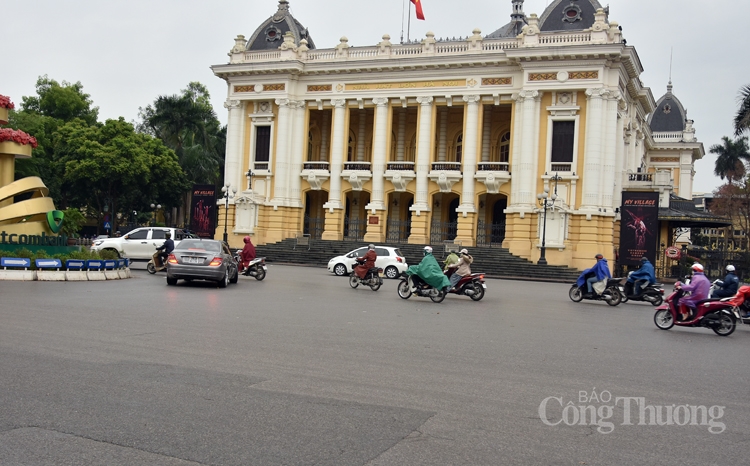 lo ngai chua he t ca ch ly duong pho ha noi da dong tro lai