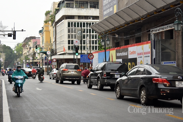 lo ngai chua he t ca ch ly duong pho ha noi da dong tro lai