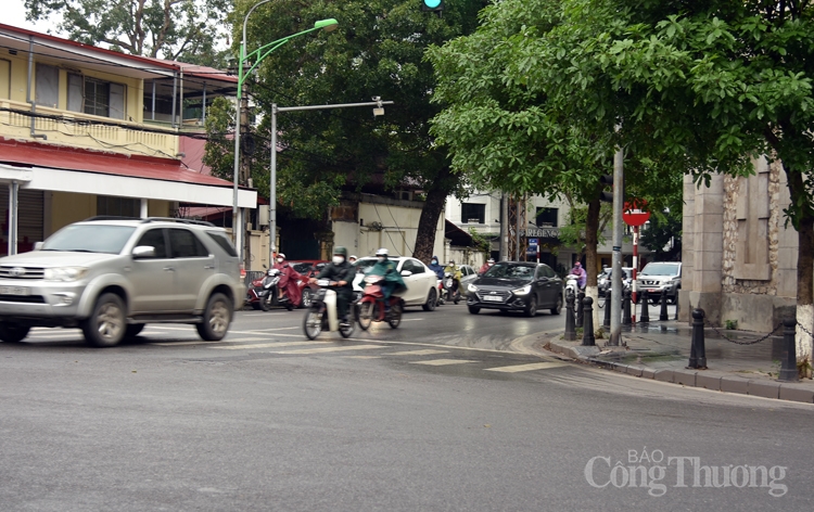 lo ngai chua he t ca ch ly duong pho ha noi da dong tro lai