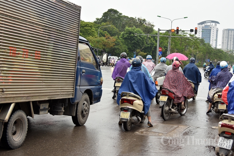 lo ngai chua he t ca ch ly duong pho ha noi da dong tro lai