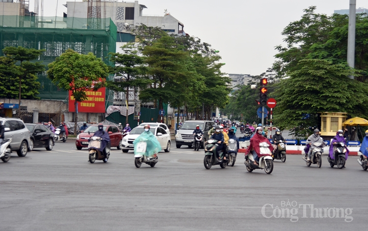 lo ngai chua he t ca ch ly duong pho ha noi da dong tro lai