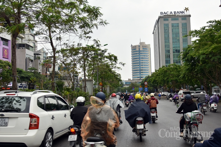 lo ngai chua he t ca ch ly duong pho ha noi da dong tro lai