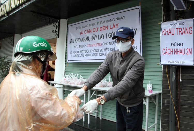 ha noi am tinh nguoi nhung ngay cach ly