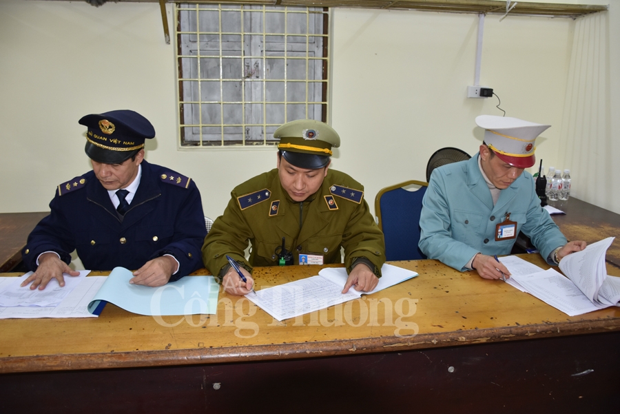 QLTT Lạng Sơn: Khẳng định vai trò nòng cốt kiểm soát thị trường qltt lang son khang dinh vai tro nong cot kiem soat thi truong