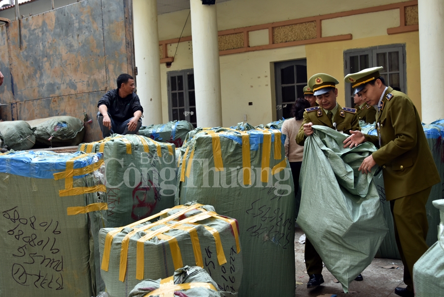 QLTT Lạng Sơn: Khẳng định vai trò nòng cốt kiểm soát thị trường qltt lang son khang dinh vai tro nong cot kiem soat thi truong