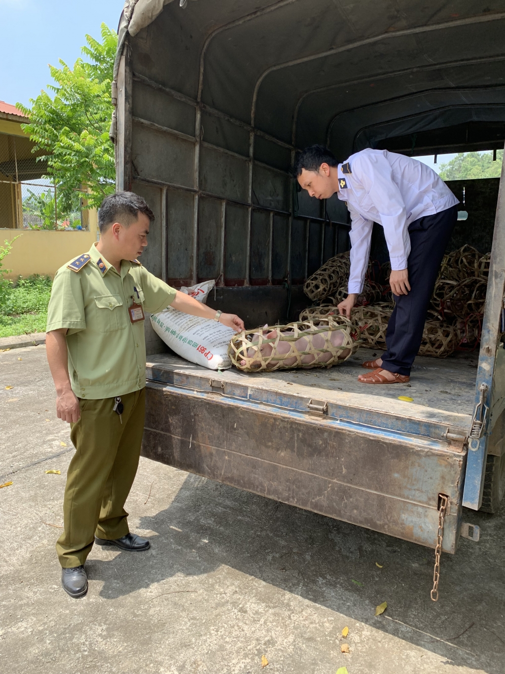 QLTT Lạng Sơn: Khẳng định vai trò nòng cốt kiểm soát thị trường qltt lang son khang dinh vai tro nong cot kiem soat thi truong