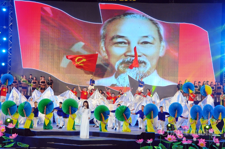 thang nam nho bac tai lang van hoa