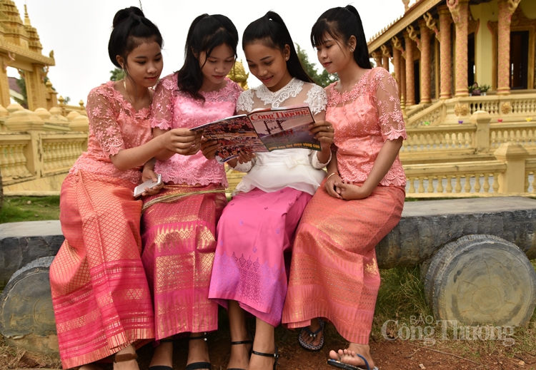 thang nam nho bac tai lang van hoa