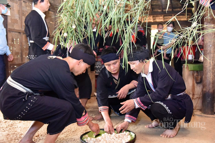 Tết cầu mùa, hội tụ giá trị nhân văn của người Dao Tiền