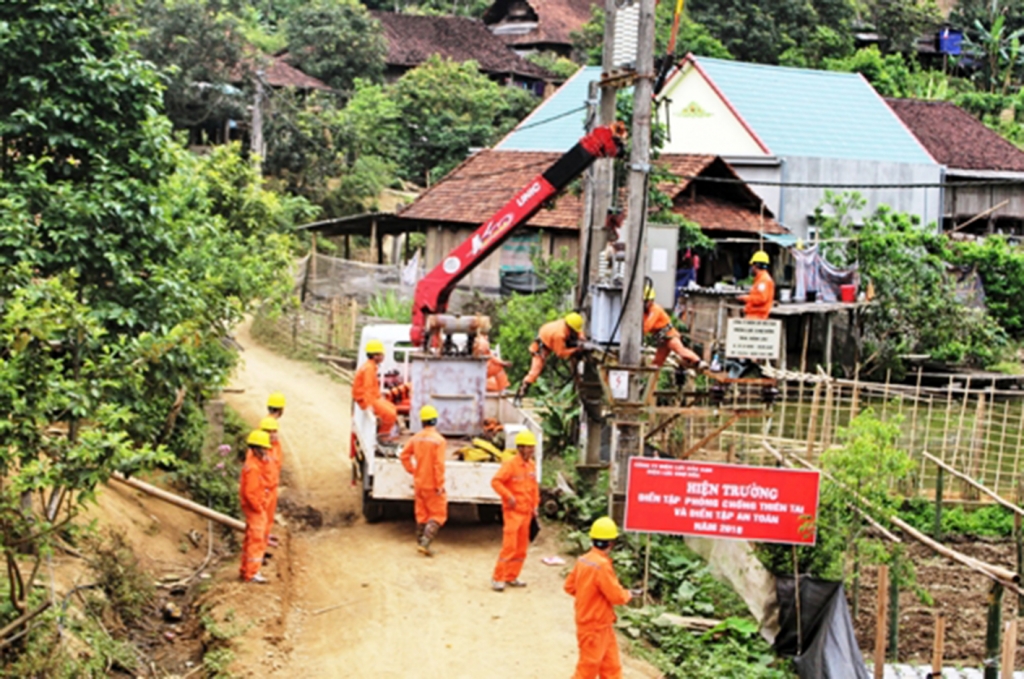 quyet liet trien khai phuong an dam bao an toan luoi dien