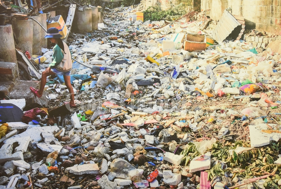 trien lam anh rac thai nhua hay cuu bien