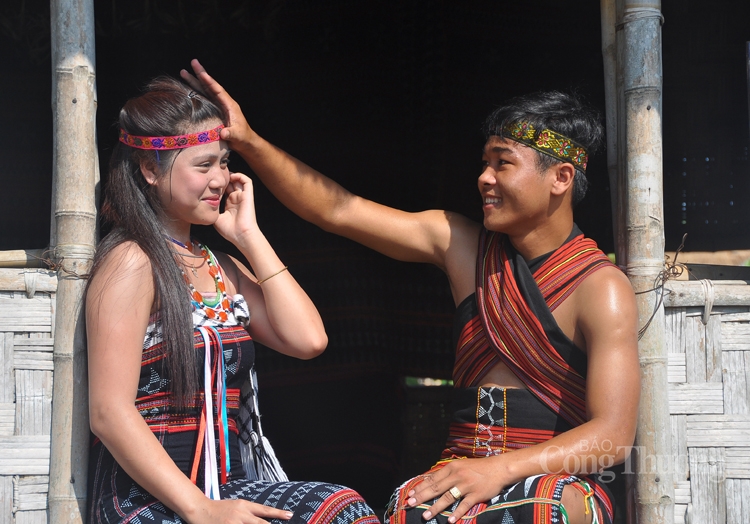 di du lich viet nam voi ngay hoi gia dinh tai ngoi nha chung