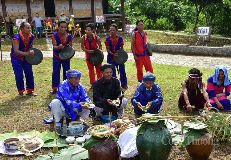 di du lich viet nam voi ngay hoi gia dinh tai ngoi nha chung
