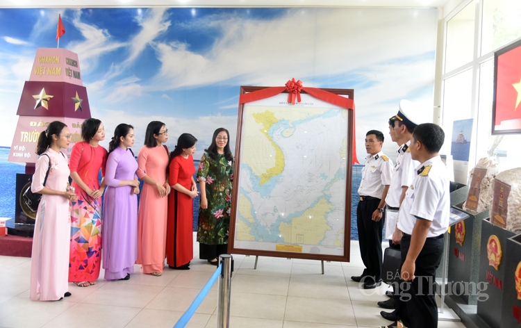 ngoi nha chung tiep nhan buc hai do viet nam