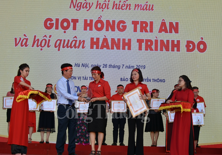 giot hong tri an va hoi quan hanh trinh do 2019