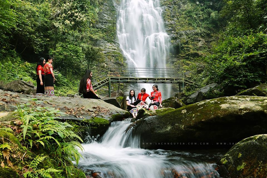 con cuong diem den hap dan noi mien tay xu nghe