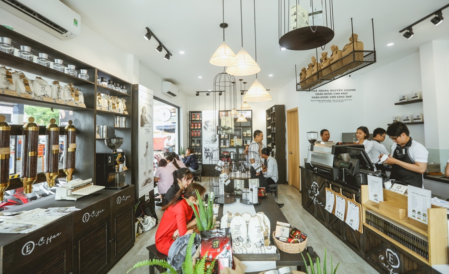 trung nguyen legend ra mat chuoi ca phe e coffee