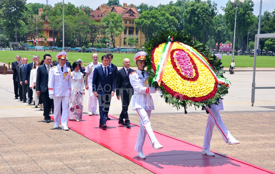 gan 60 trieu luot nguoi den tham vieng lang chu tich ho chi minh