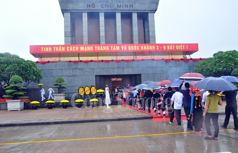 gan 60 trieu luot nguoi den tham vieng lang chu tich ho chi minh