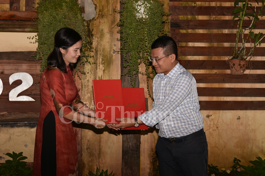 don nhan quyet dinh va cong bo diem du lich bat trang