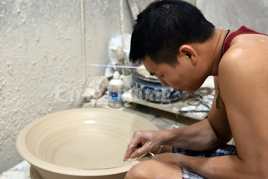 suc bat lang nghe gom giang cao