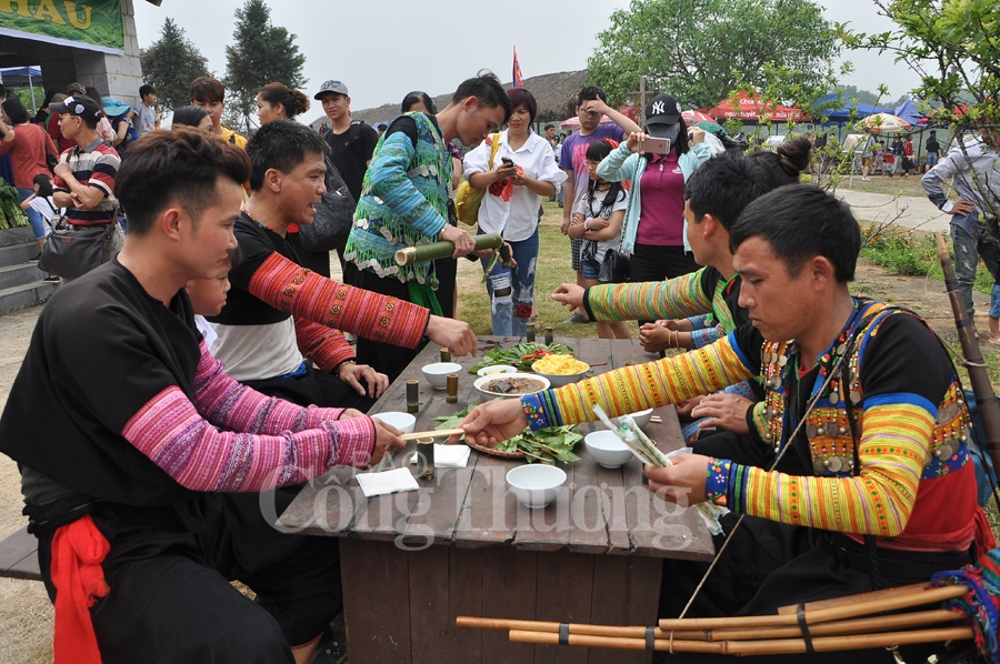 nam 2018 du khach den lang van hoa du lich cac dan toc viet nam tang ky luc