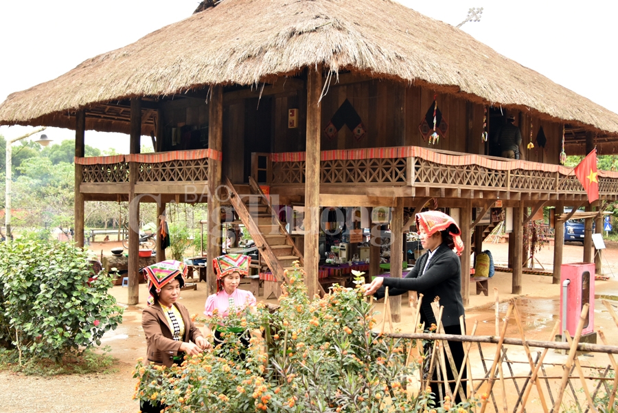 nam 2018 du khach den lang van hoa du lich cac dan toc viet nam tang ky luc