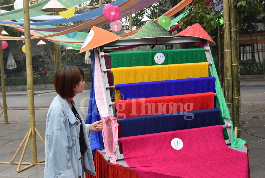 le hoi  van hoa dan gian trong doi song duong dai