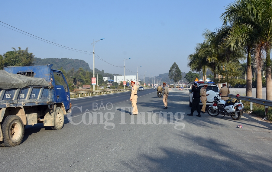lang son dan tran chong buon lau