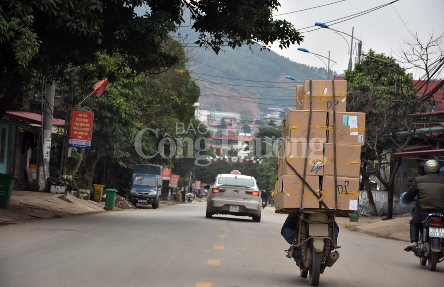 lang son dan tran chong buon lau
