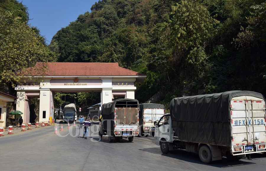 lang son dan tran chong buon lau