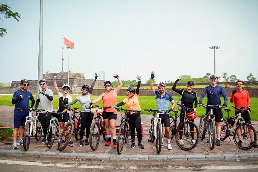 Nhân viên BAT tích cực hưởng ứng Chương trình “Thể dục vận động để trồng cây” Nhân viên BAT tích cực hưởng ứng Chương trình “Thể dục vận động để trồng cây”