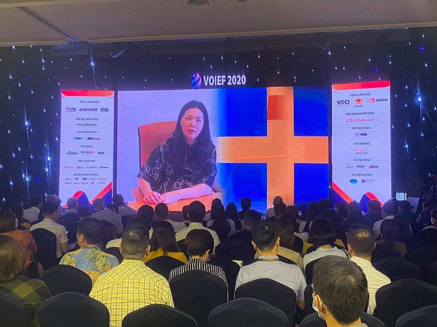 Bà Nguyễn Thị Hoàng Thúy trong một sự kiện giao thương trực tuyến Bà Nguyễn Thị Hoàng Thúy trong một sự kiện giao thương trực tuyến